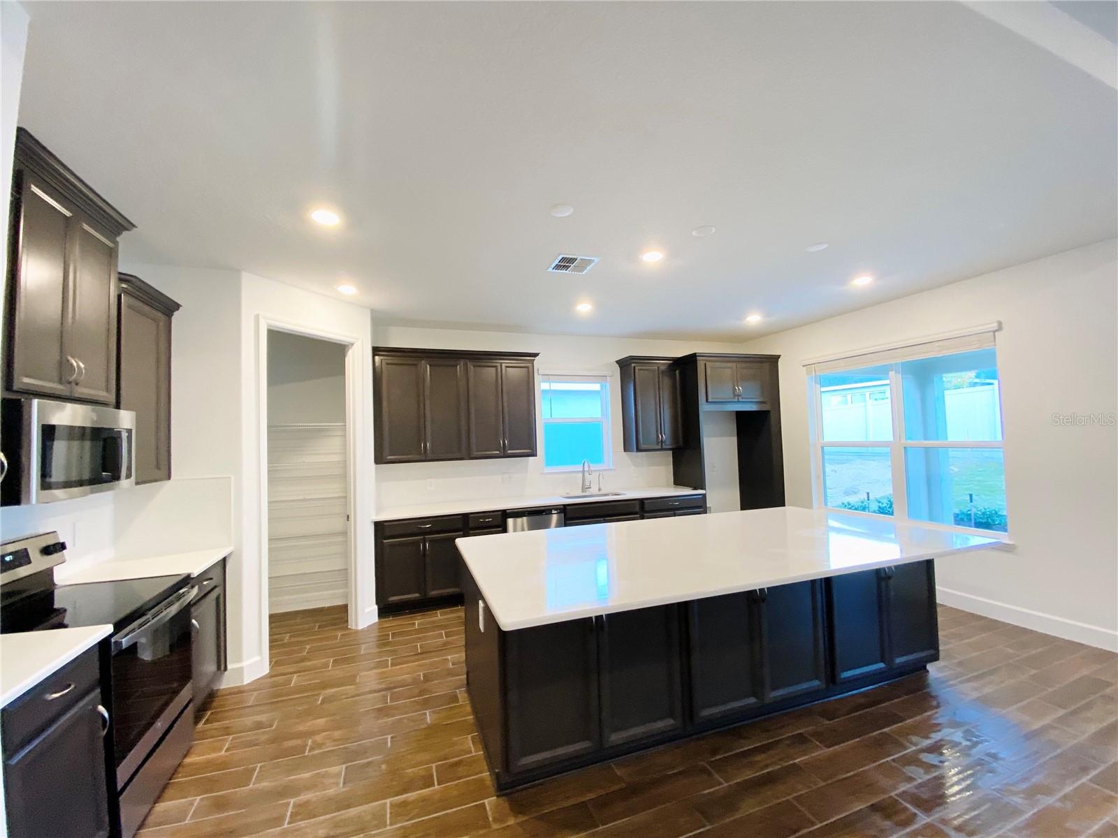 Listing photo id 6 for 3315 Buoy Circle