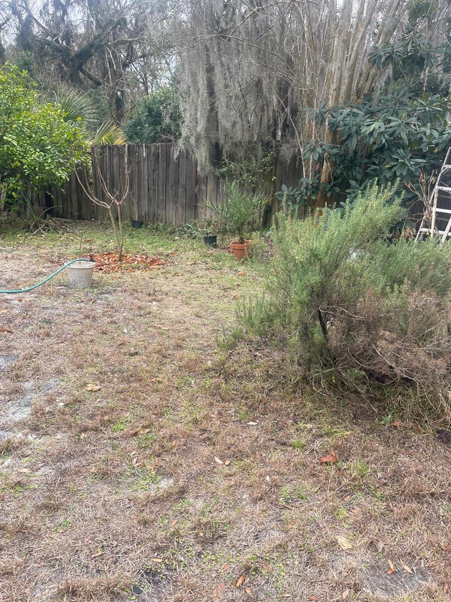 Image 15 of 16 For 1202 Yvonne Street