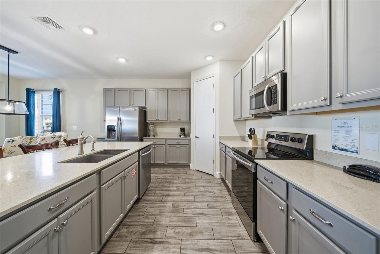 Image 17 of 64 For 8017 Surf Street