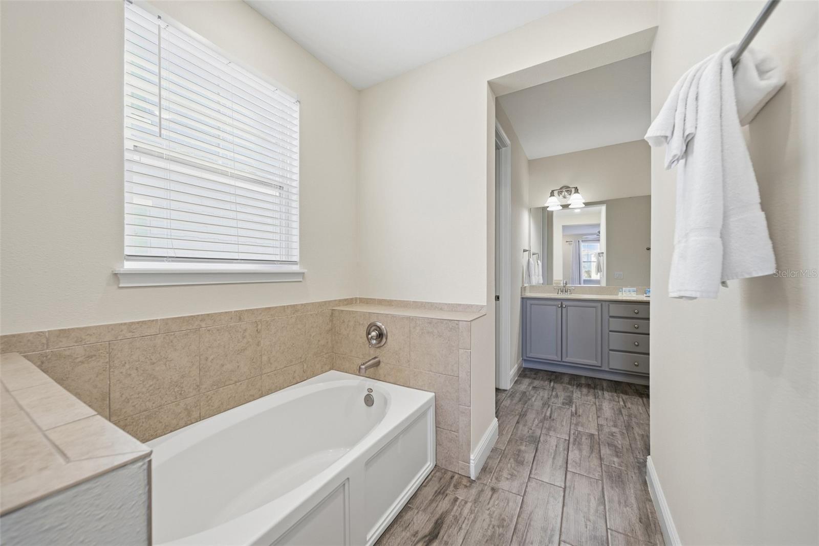 Image 38 of 64 For 8017 Surf Street