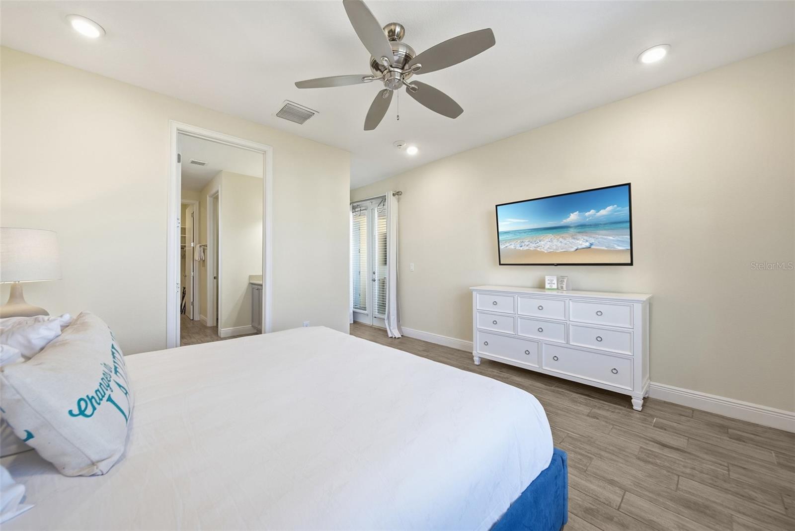 Image 45 of 64 For 8017 Surf Street