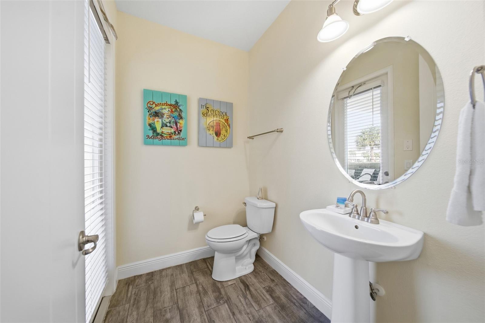 Image 6 of 64 For 8017 Surf Street