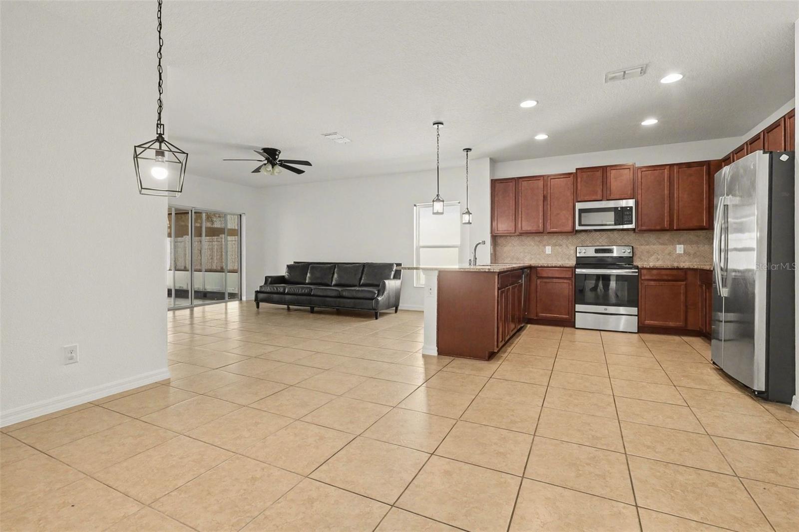 Image 17 of 39 For 622 Samuel  