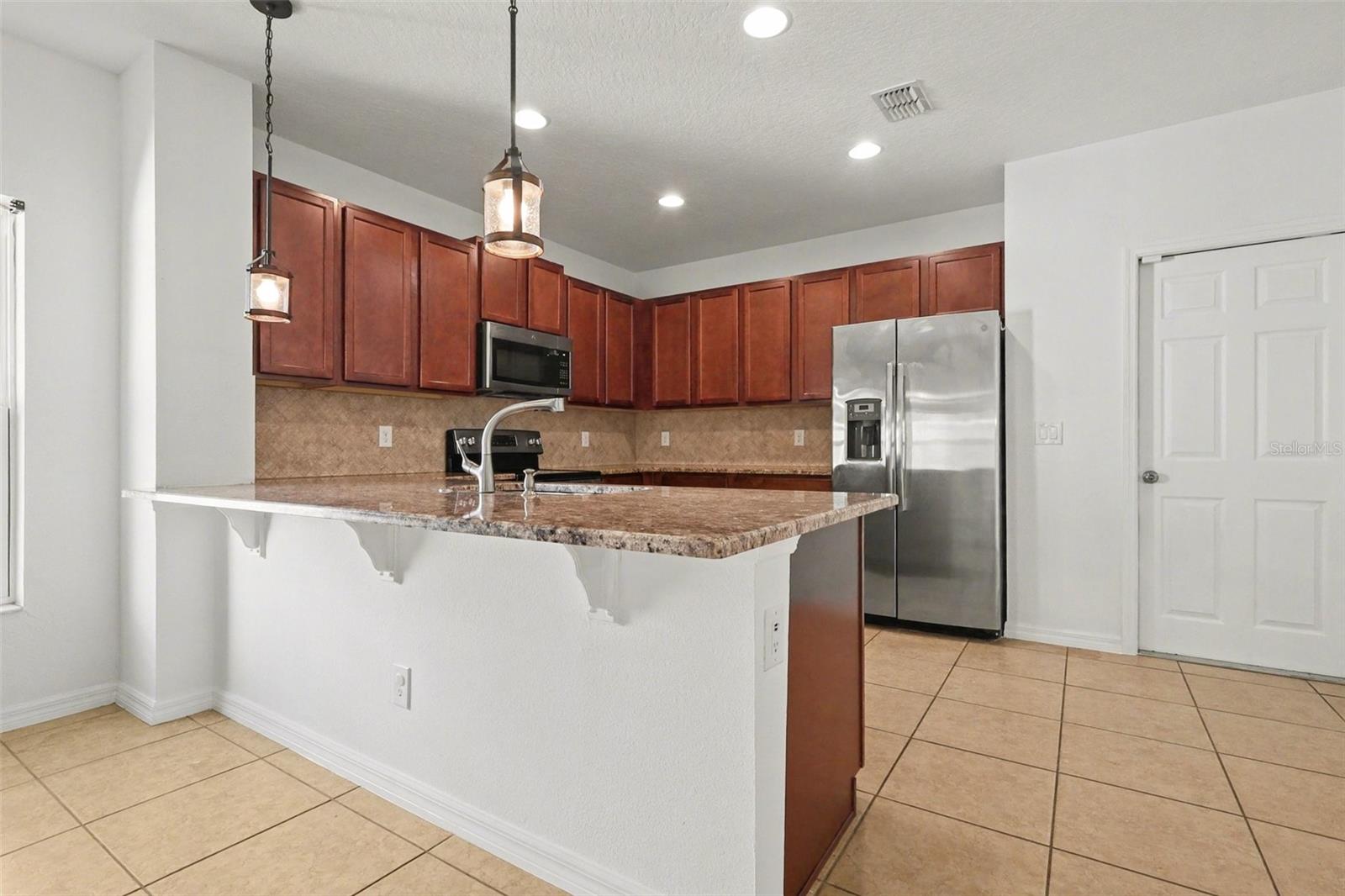 Image 20 of 39 For 622 Samuel  