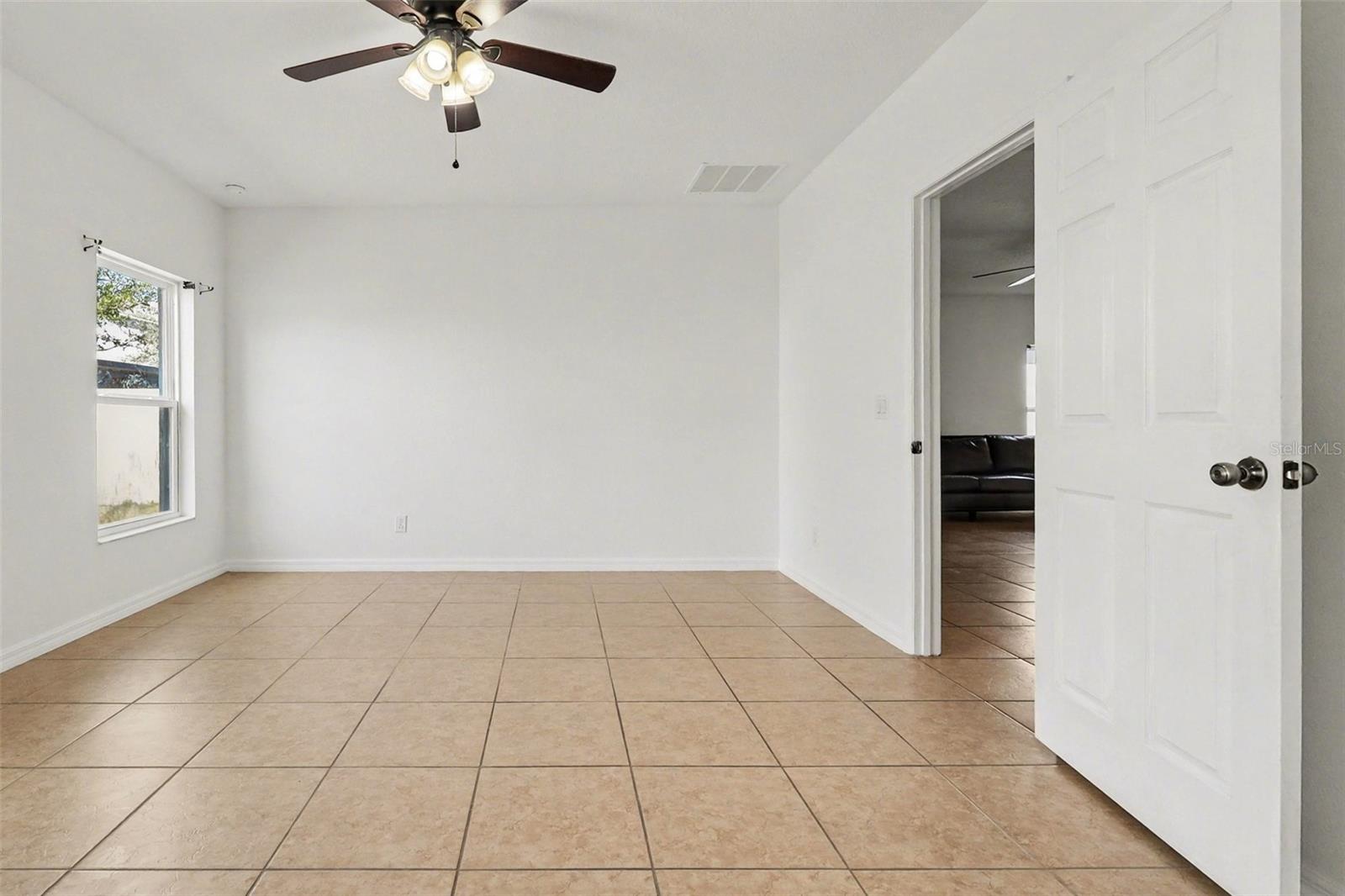 Image 27 of 39 For 622 Samuel  