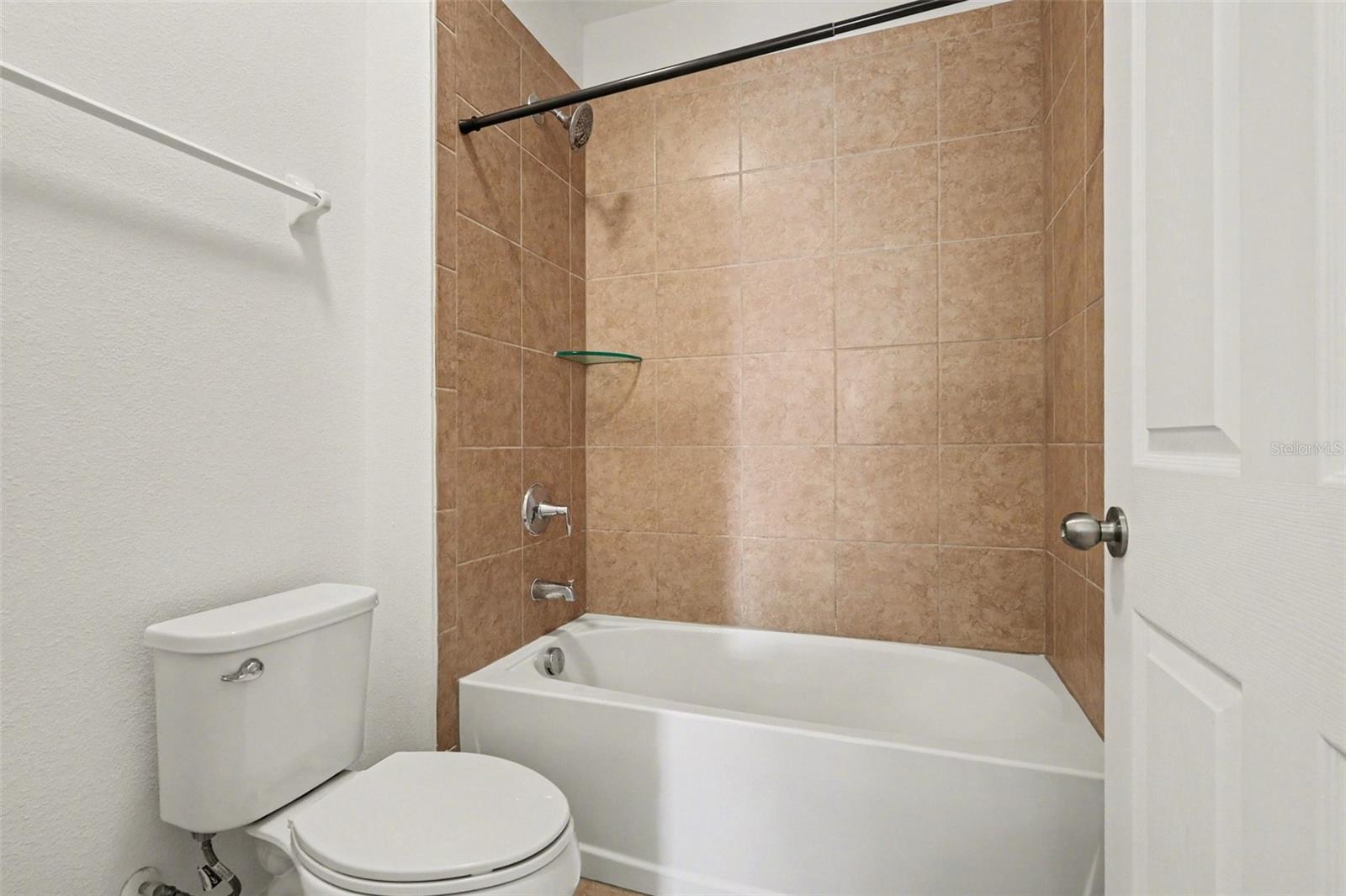 Image 35 of 39 For 622 Samuel  