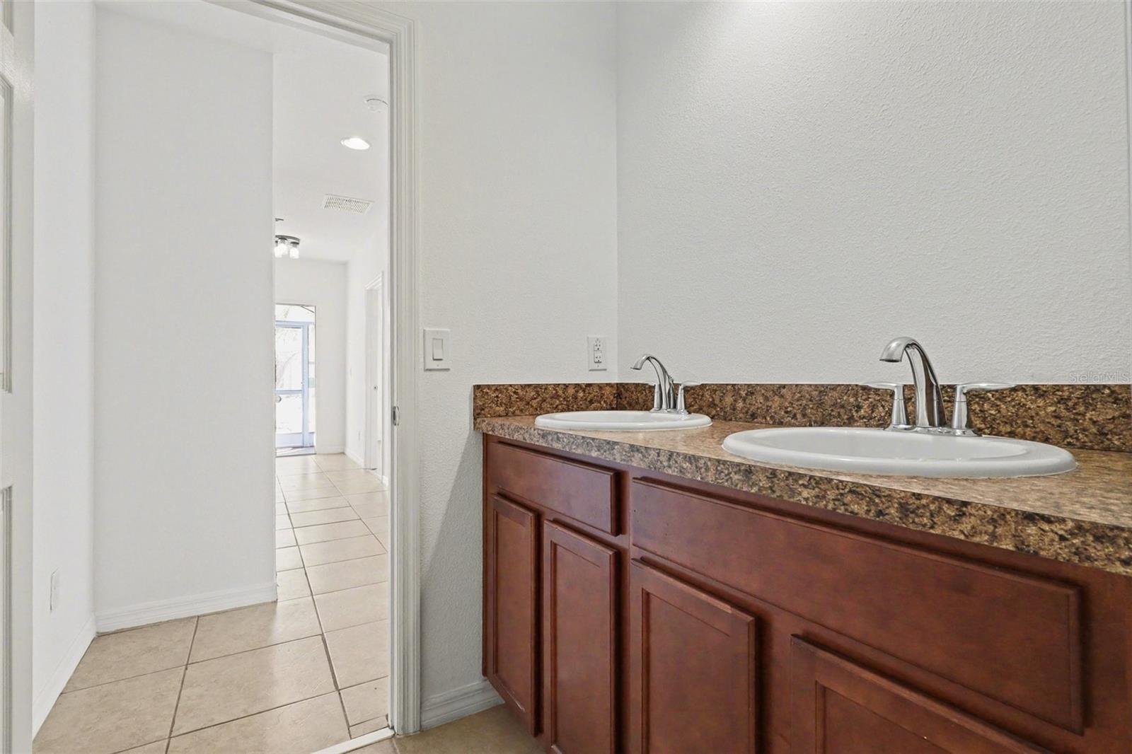 Image 36 of 39 For 622 Samuel  