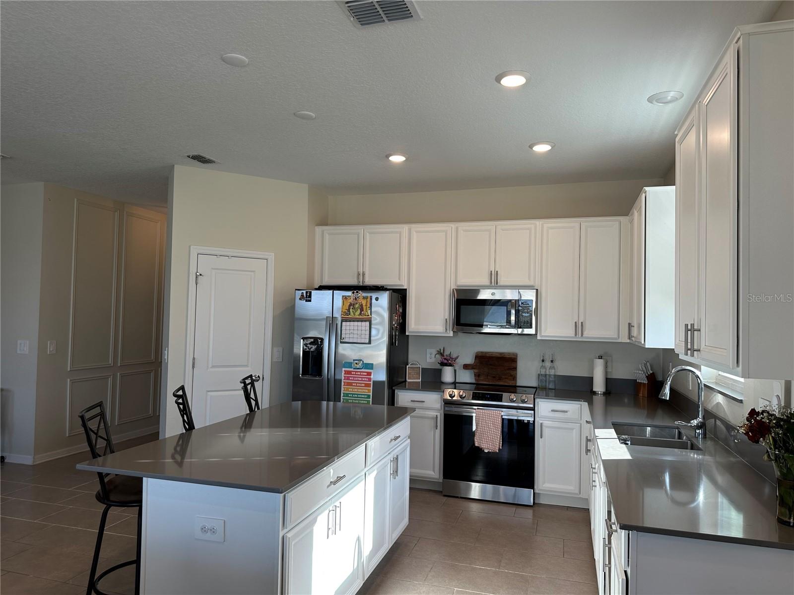 Image 16 of 28 For 751 Staffora Street