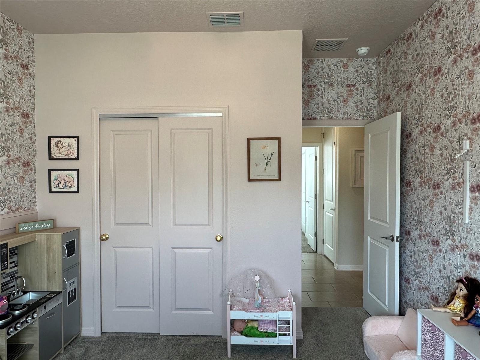 Image 5 of 28 For 751 Staffora Street