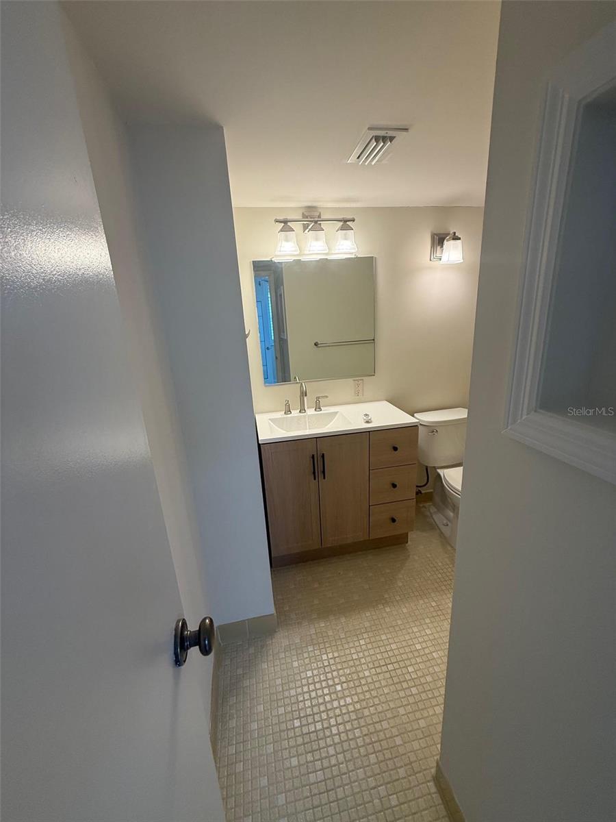 Image 17 of 41 For 925 Halifax Avenue 102