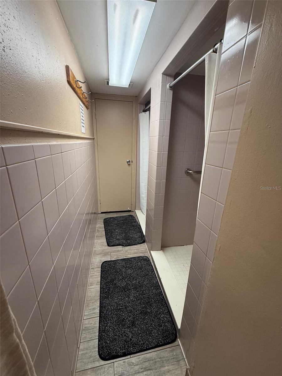 Image 40 of 41 For 925 Halifax Avenue 102