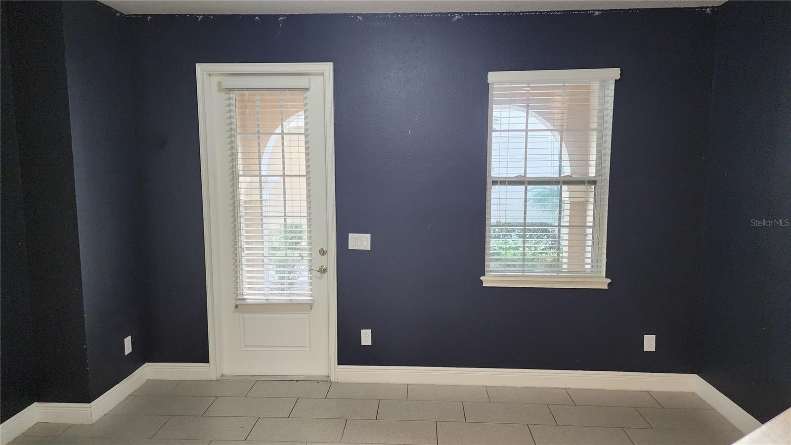 Image 16 of 25 For 952 Lobelia Drive