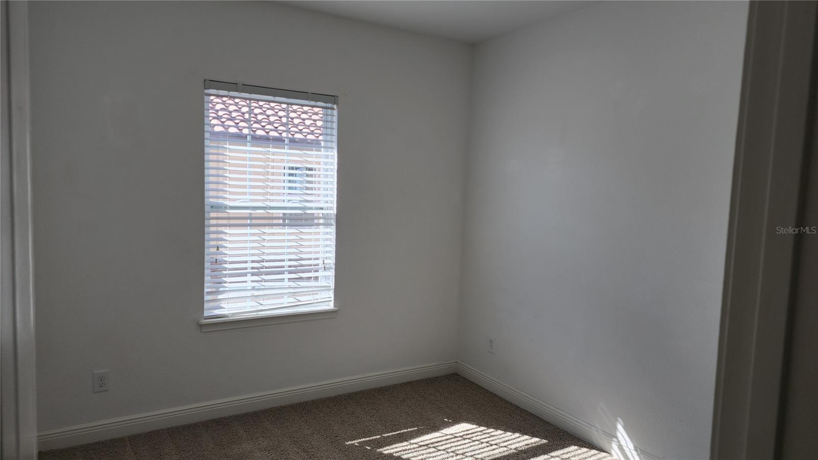 Image 20 of 25 For 952 Lobelia Drive