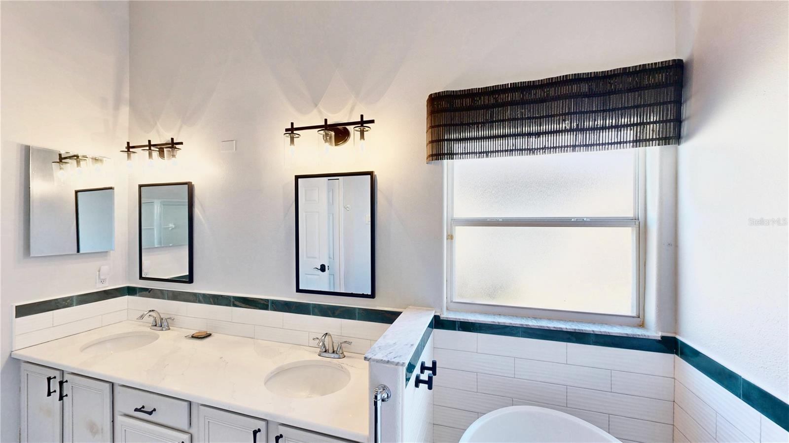 Image 12 of 45 For 3016 Crystal Creek Boulevard