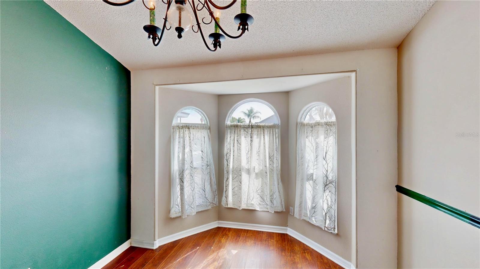 Image 8 of 45 For 3016 Crystal Creek Boulevard