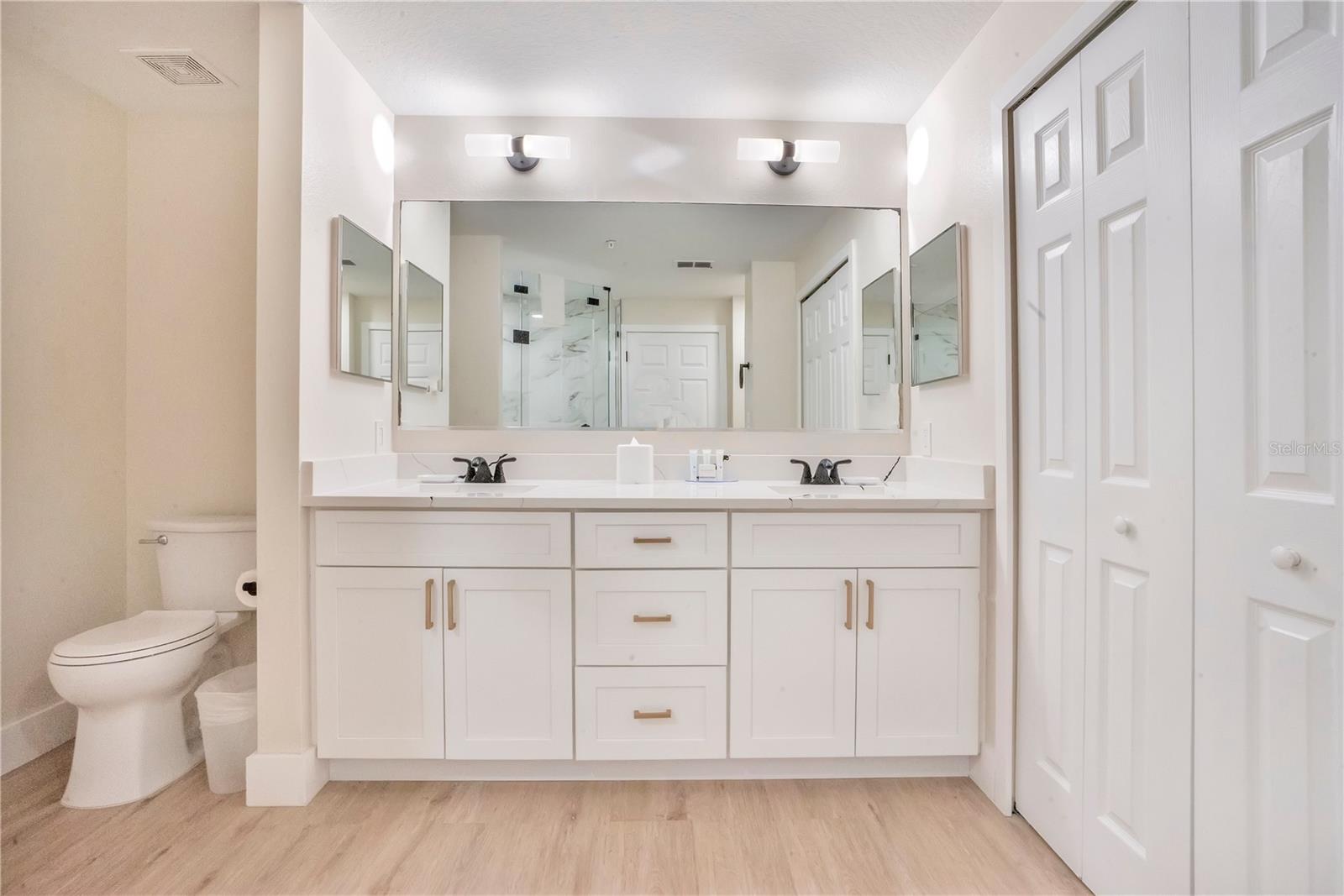 Image 23 of 33 For 8601 Worldquest Boulevard 3203