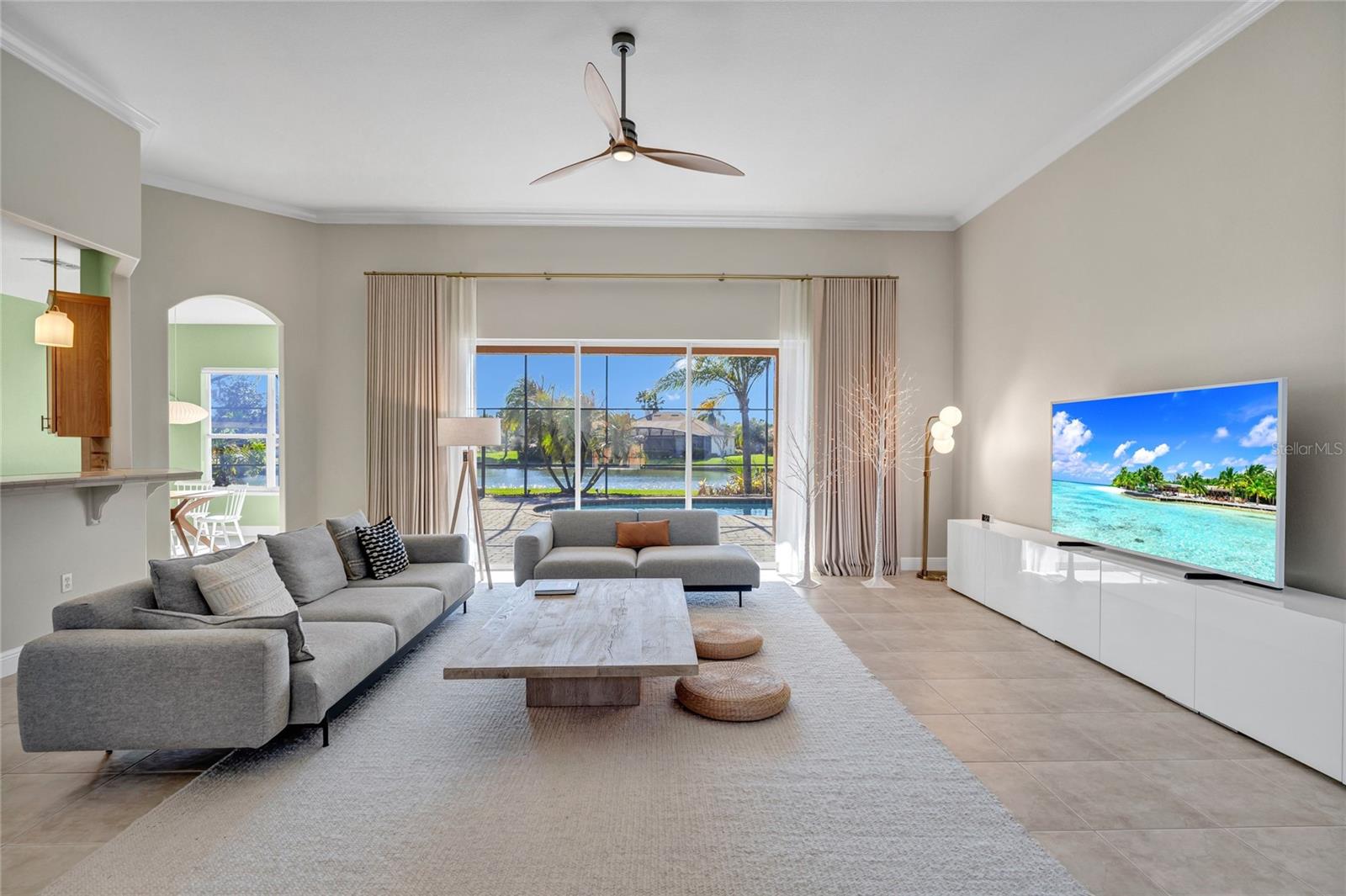 Listing photo id 8 for 1166 Cambria Bend