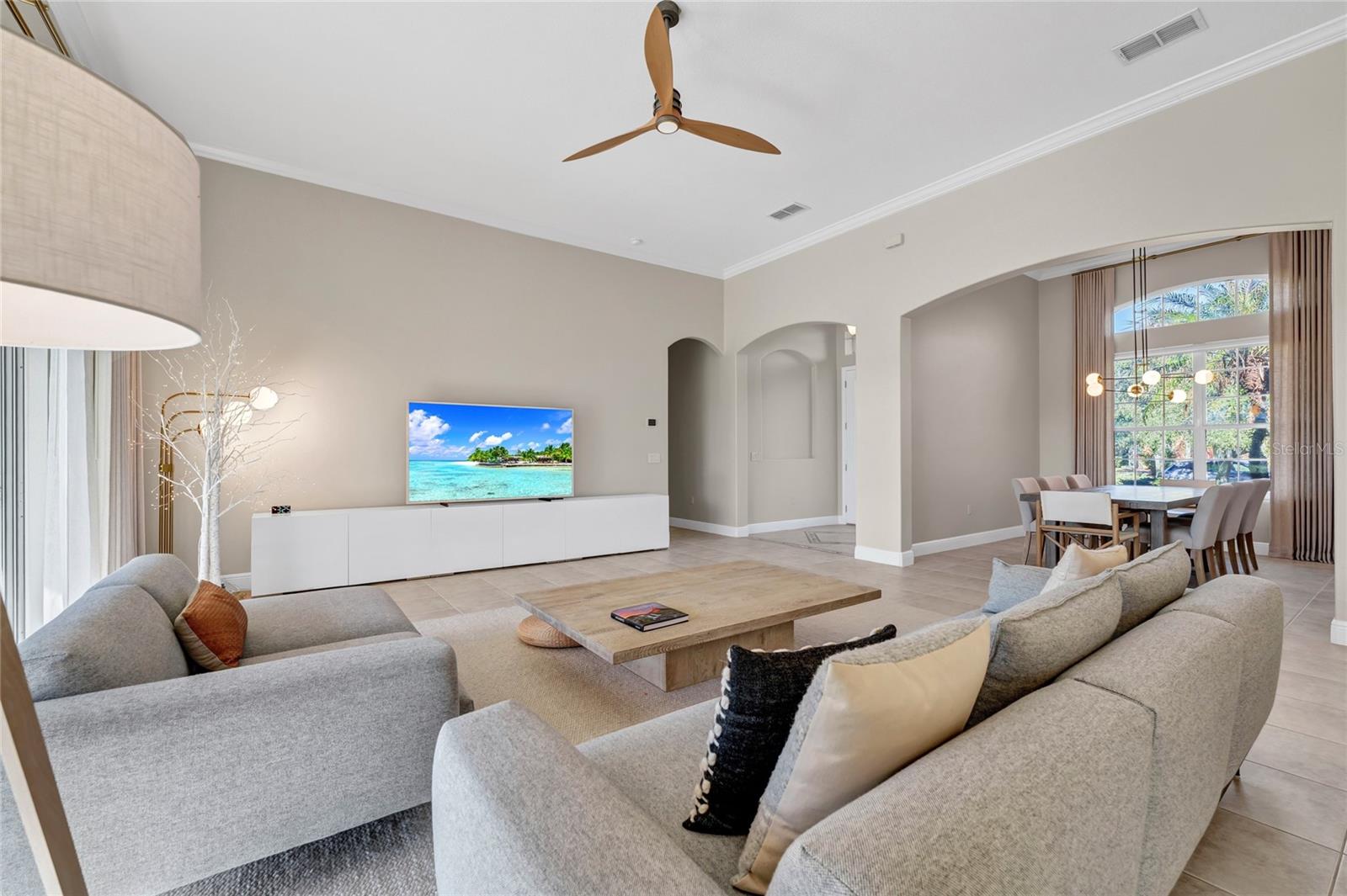 Listing photo id 10 for 1166 Cambria Bend