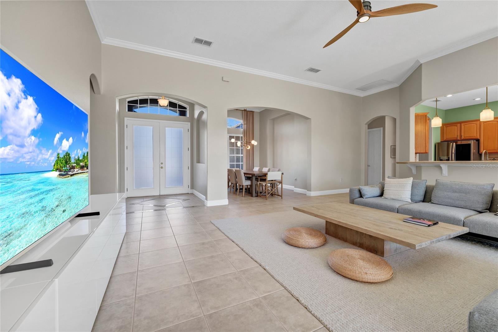 Listing photo id 11 for 1166 Cambria Bend