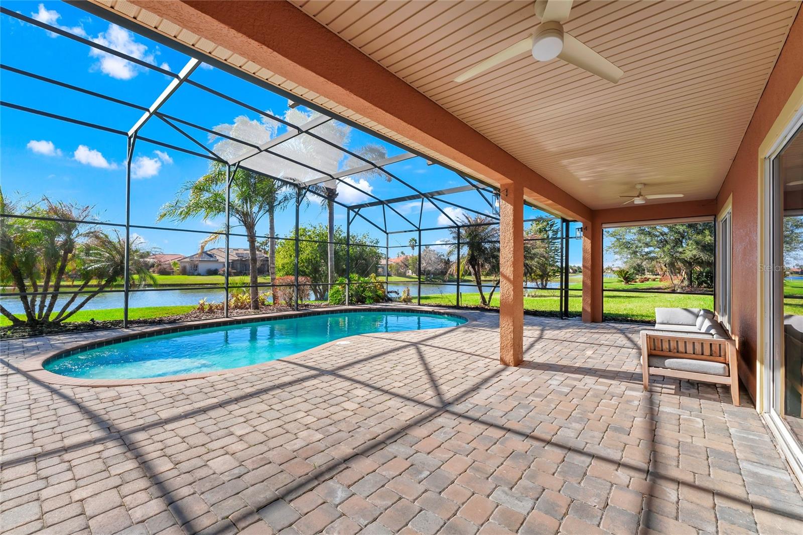 Listing photo id 1 for 1166 Cambria Bend