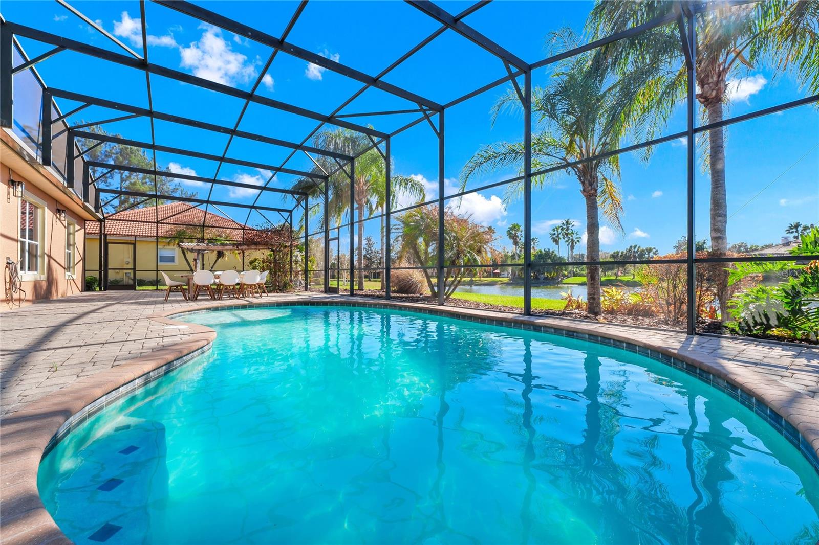 Listing photo id 5 for 1166 Cambria Bend