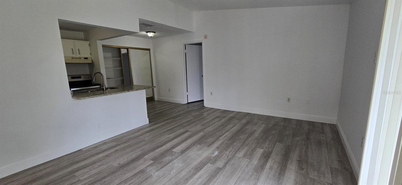 Image 4 of 20 For 3814 Bay Club Circle 204