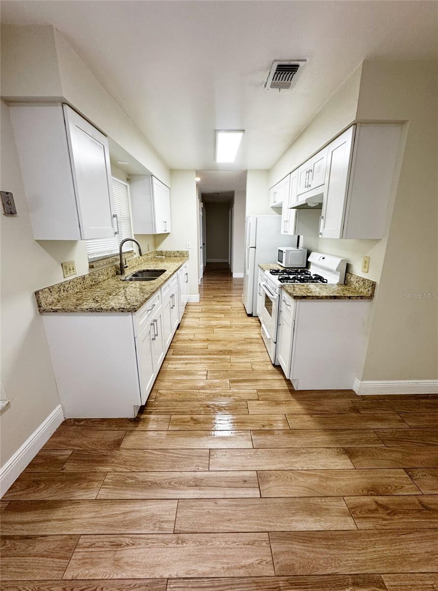 Image 10 of 23 For 12003 Sula Street