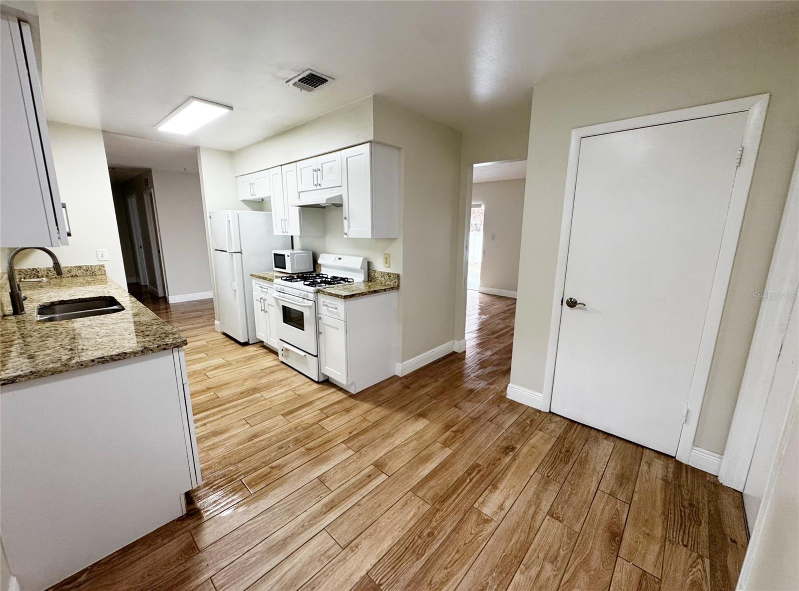 Image 9 of 23 For 12003 Sula Street