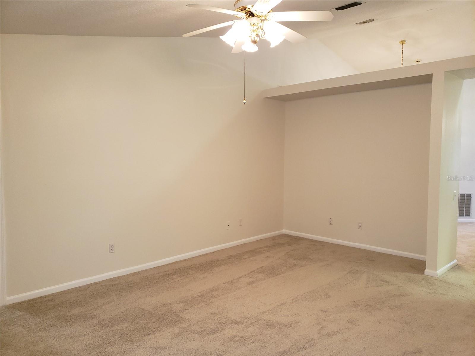 Image 4 of 15 For 394 Hanging Moss Circle