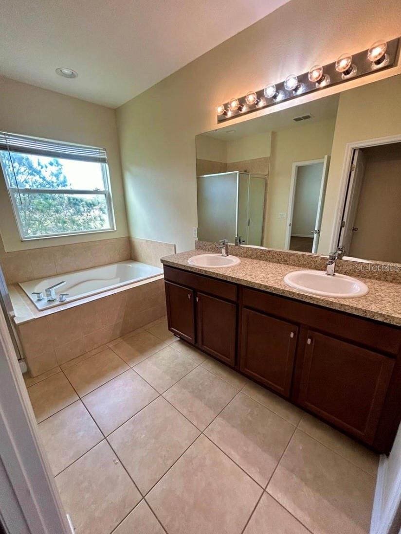 Image 13 of 15 For 1262 Glenleigh Drive