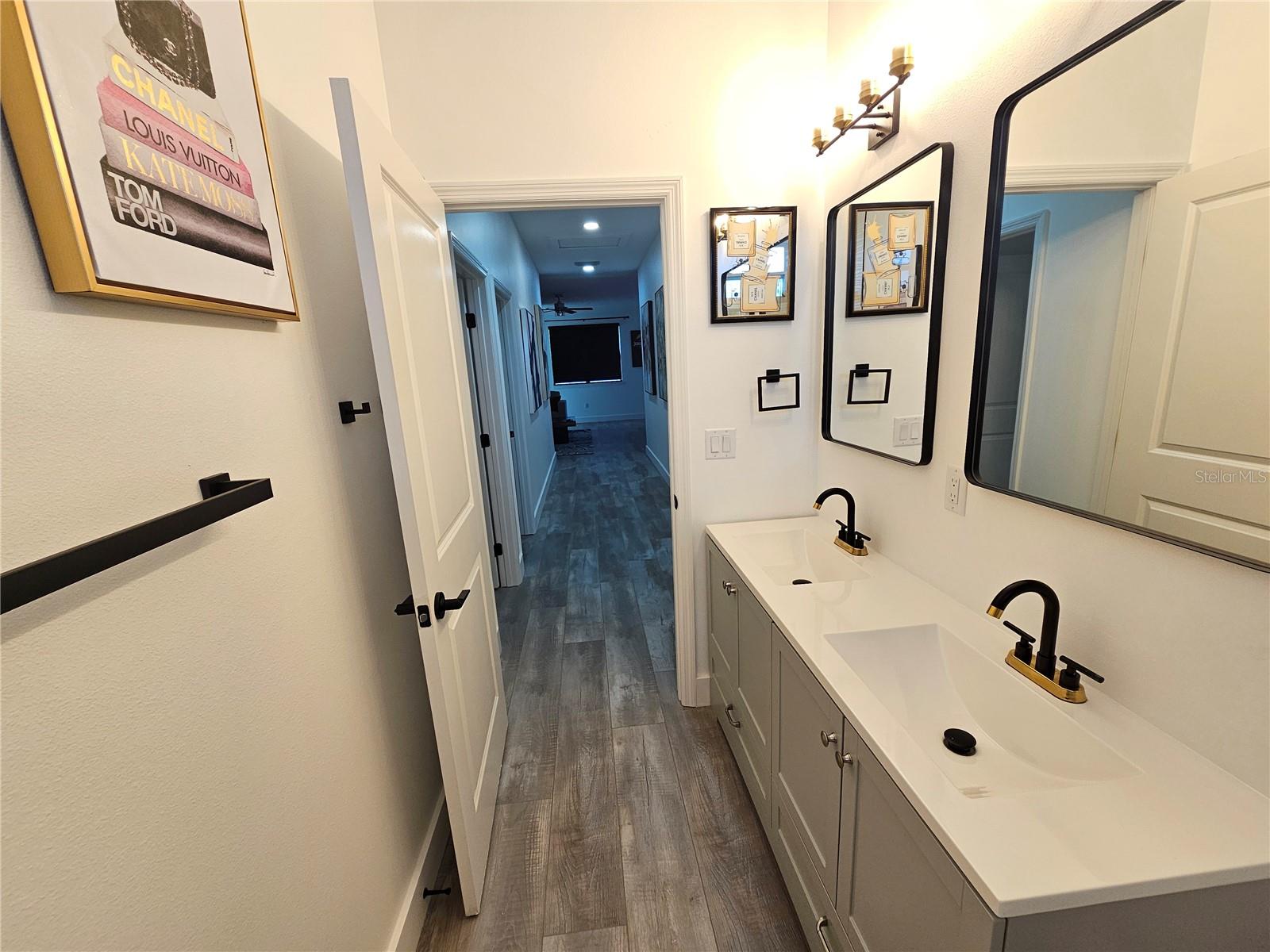 Image 26 of 65 For 2075 Jewell Avenue