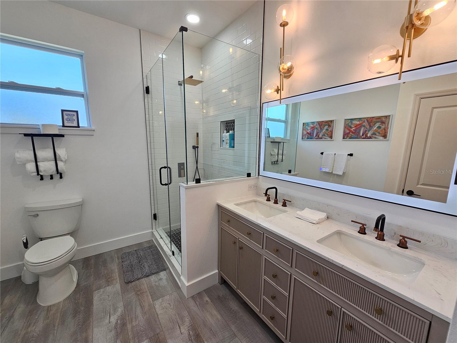 Image 40 of 65 For 2075 Jewell Avenue