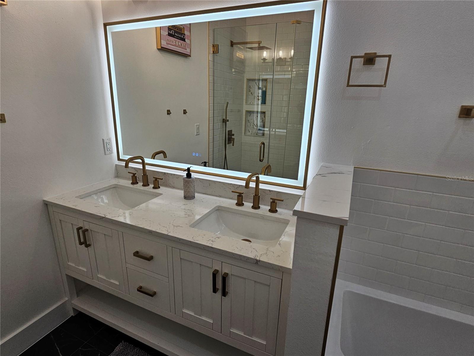 Image 57 of 65 For 2075 Jewell Avenue