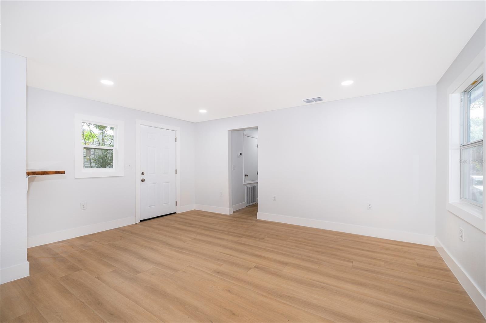 Image 4 of 9 For 613 Citrus Street A