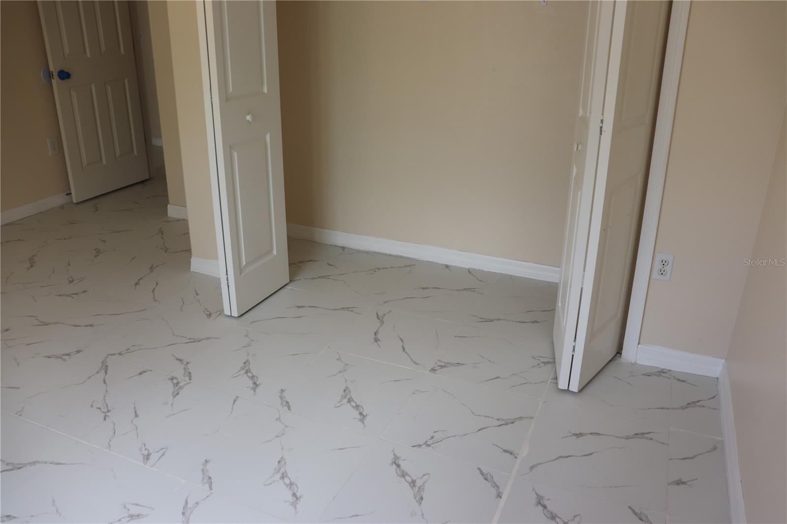 Image 22 of 38 For 413 Martigues Drive