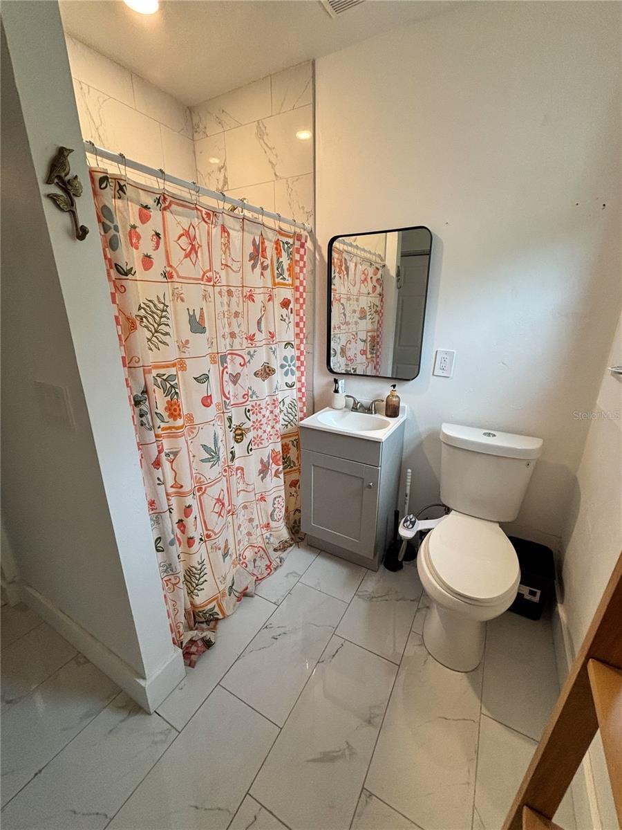 Image 6 of 7 For 112 Avocado Avenue