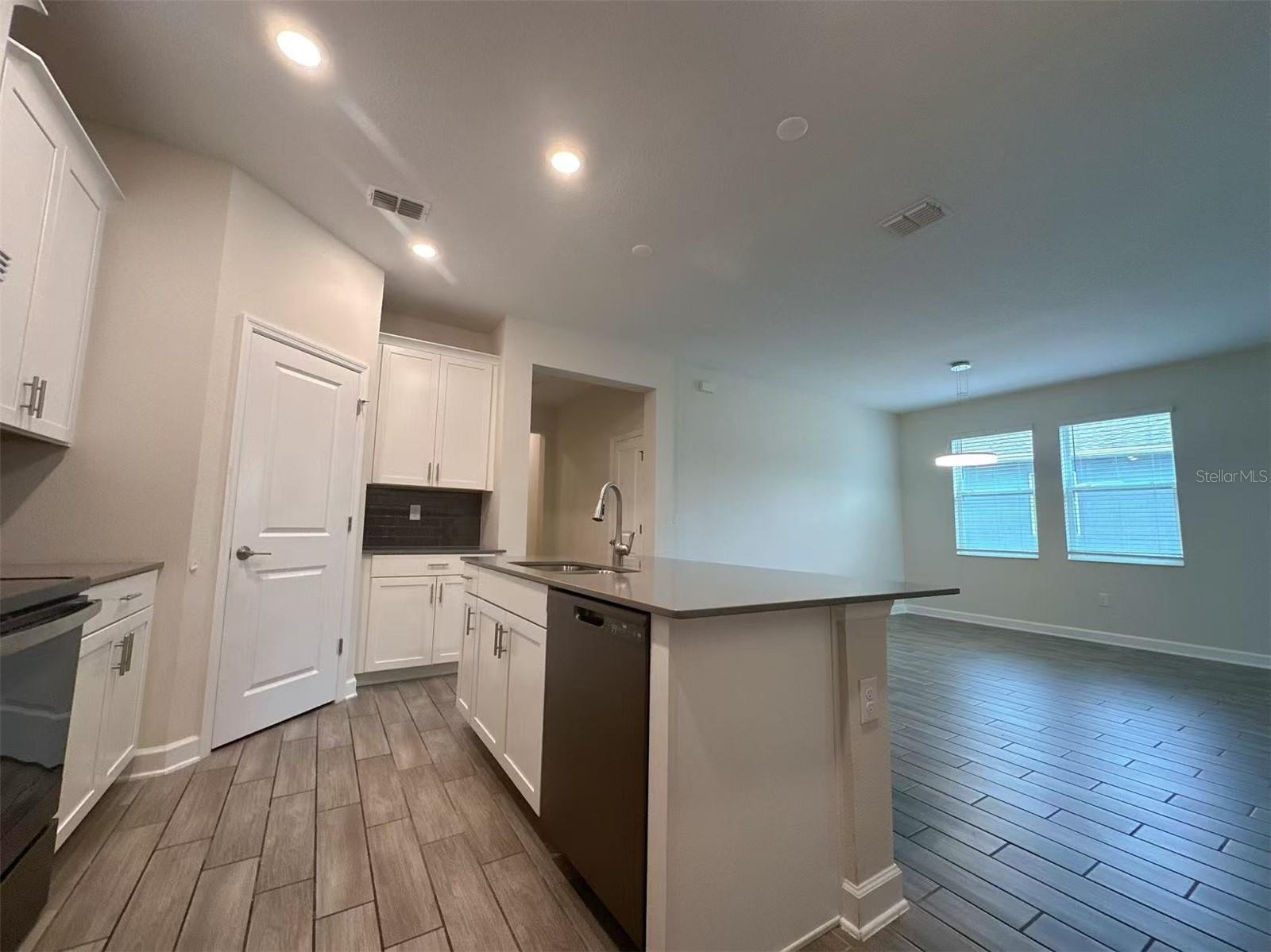 Image 19 of 21 For 2838 American Elm Cove