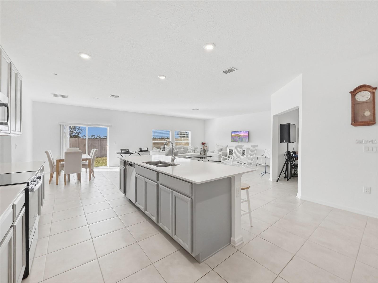 Image 22 of 29 For 661 Taurus Lane