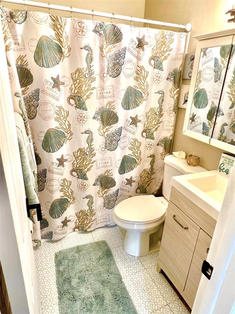 Image 6 of 12 For 5003 Adanson Street