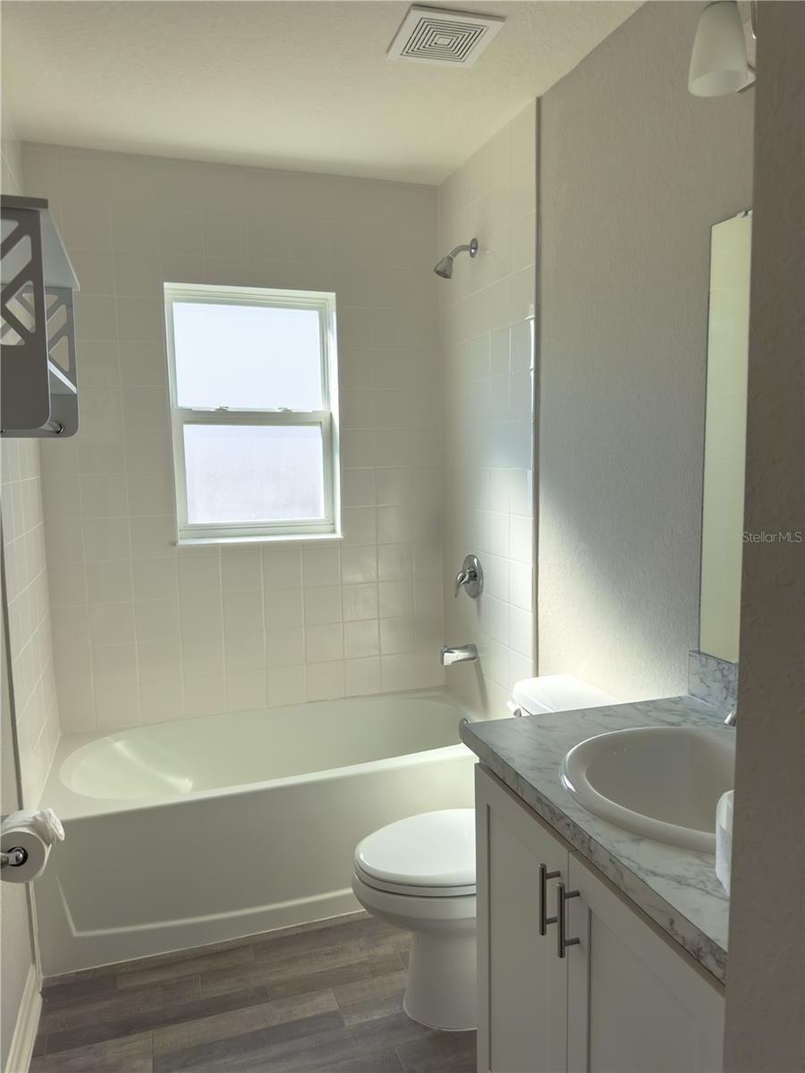 Image 11 of 23 For 4339 Swan Street