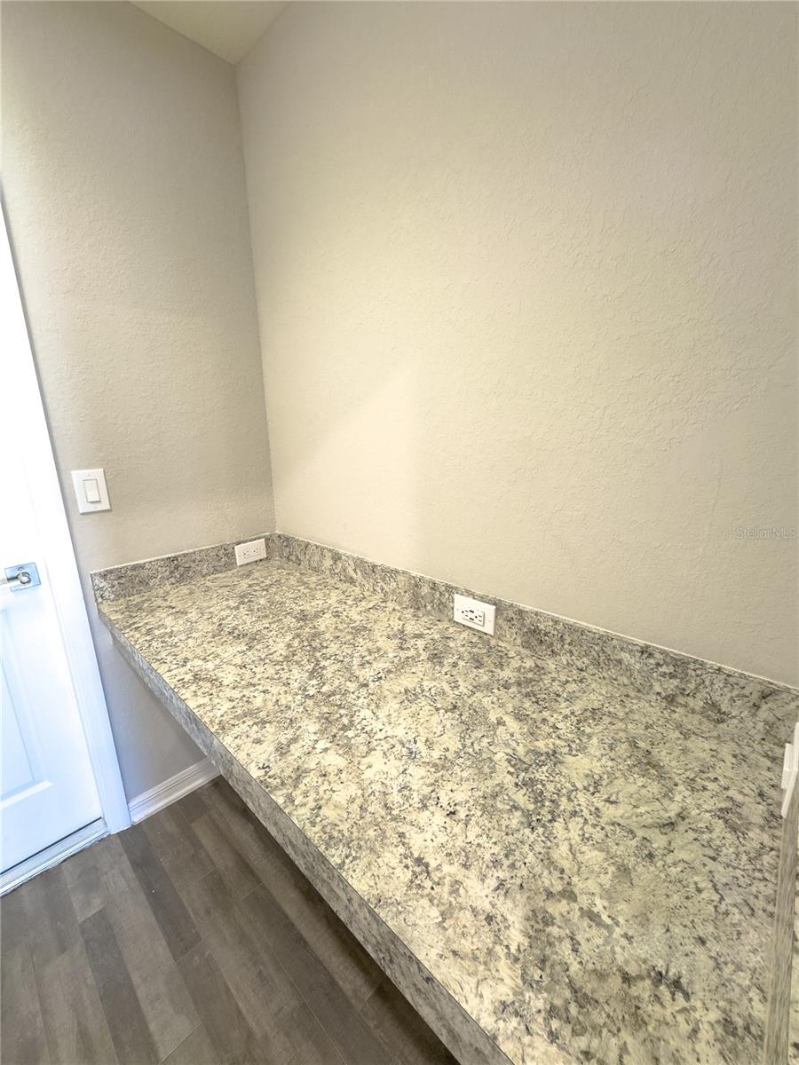 Image 15 of 23 For 4339 Swan Street