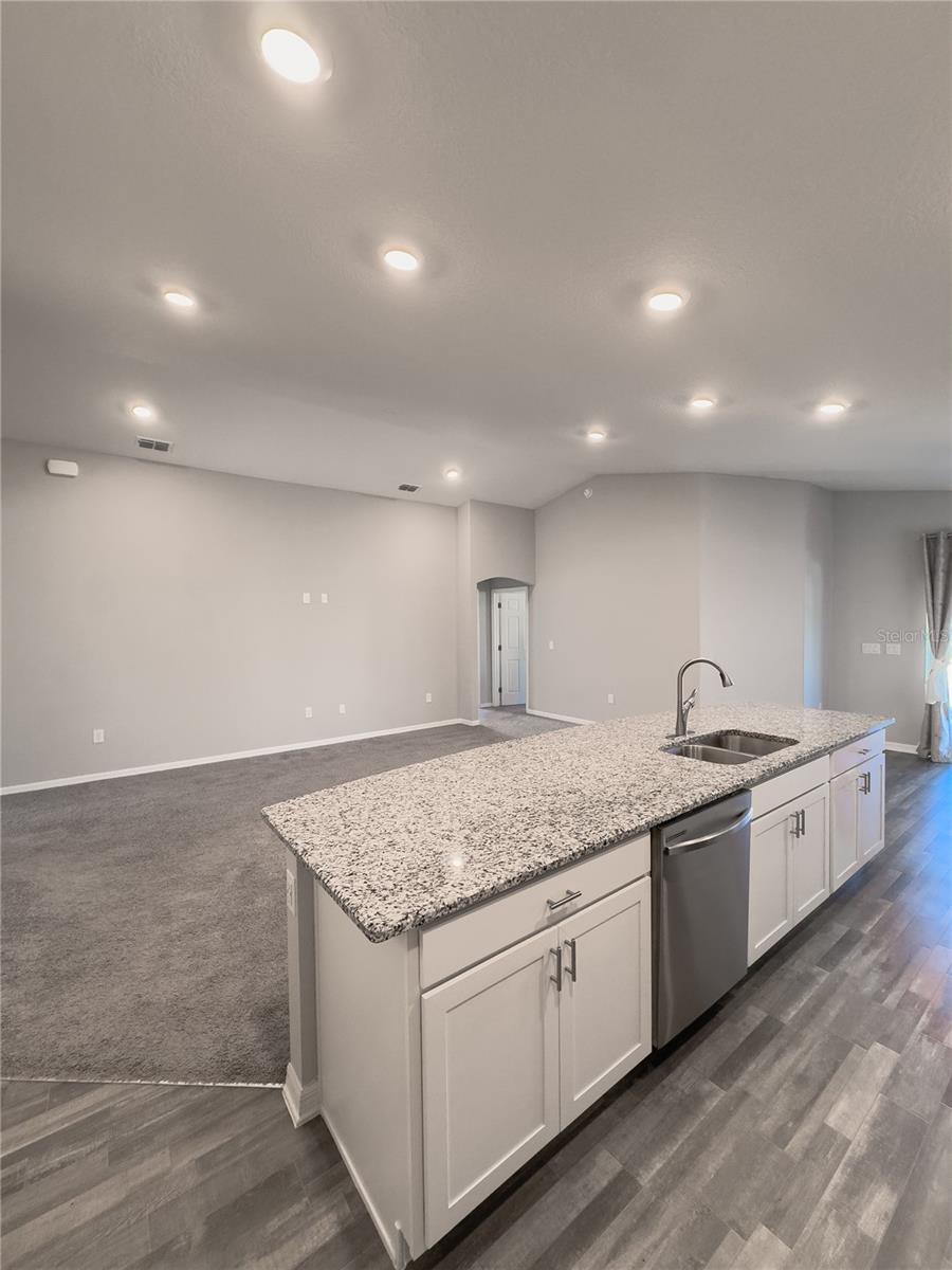 Image 16 of 23 For 4339 Swan Street