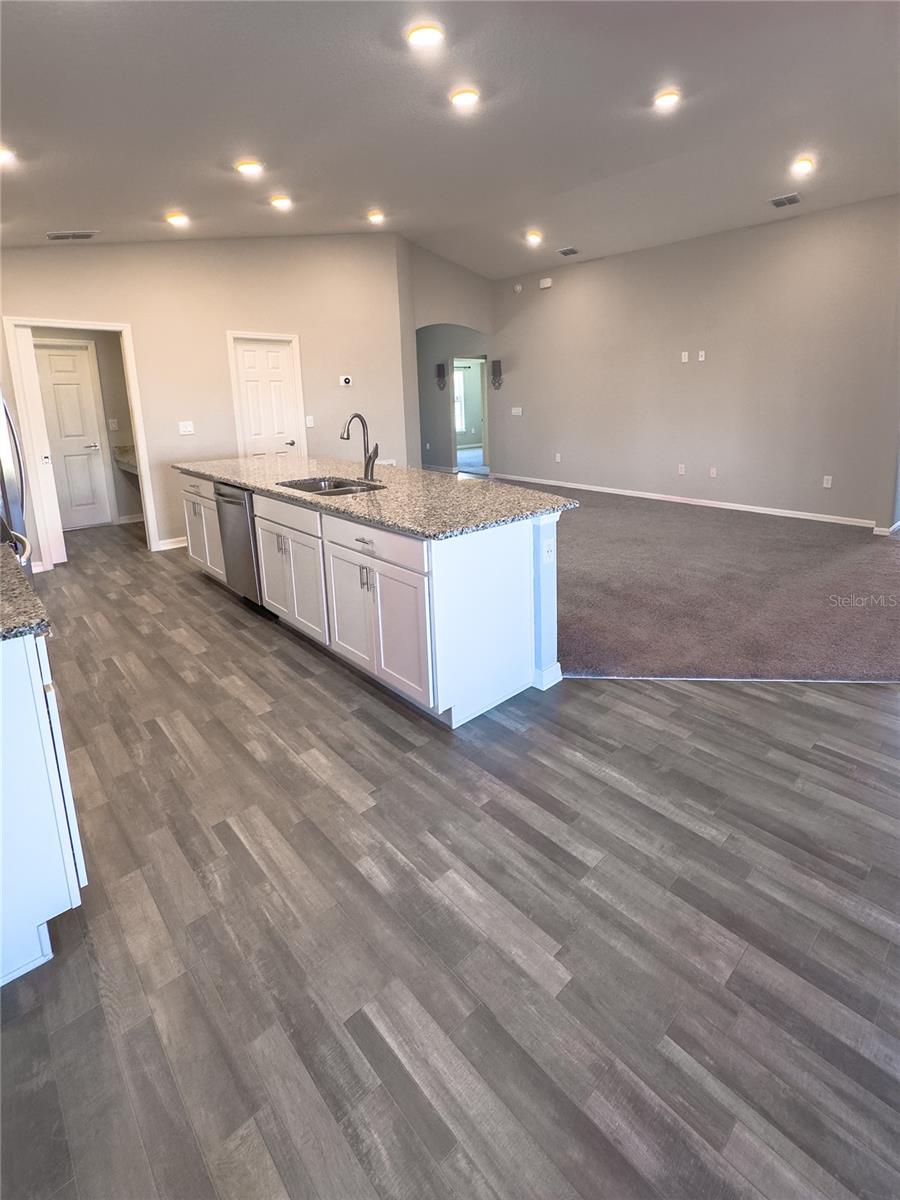 Image 17 of 23 For 4339 Swan Street