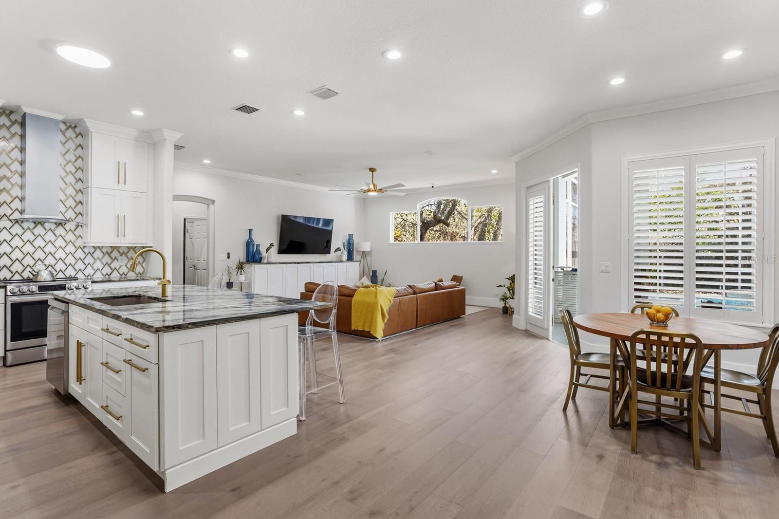 Image 19 of 72 For 8643 Crestgate Circle