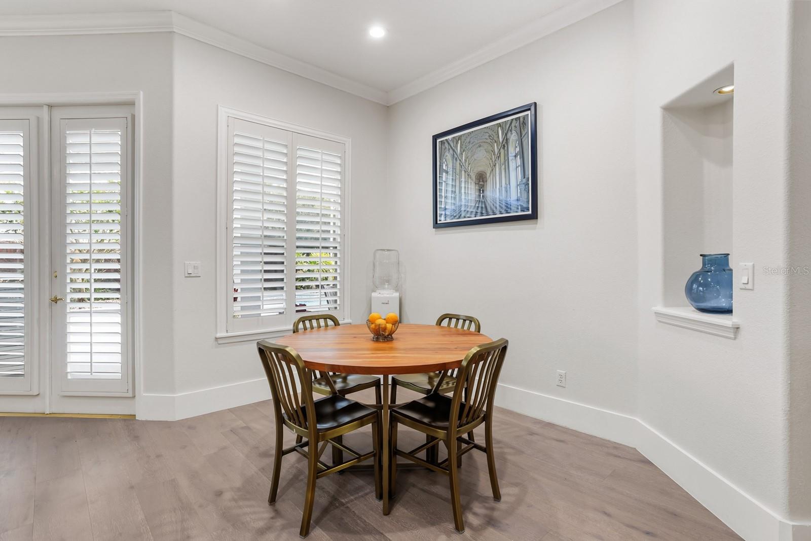 Image 26 of 72 For 8643 Crestgate Circle