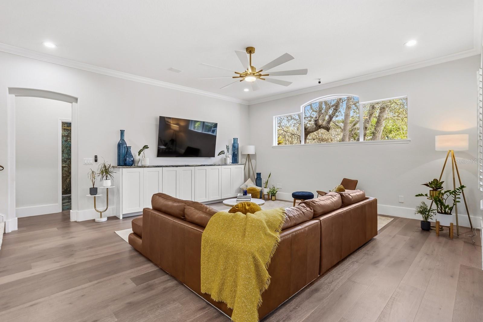 Image 32 of 72 For 8643 Crestgate Circle