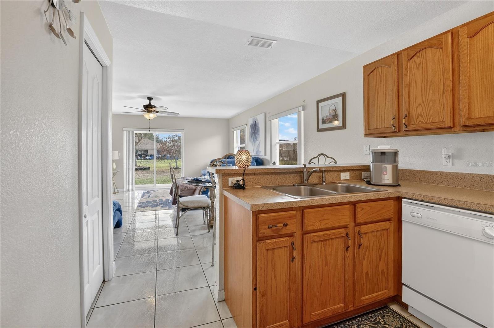 Image 11 of 45 For 718-720 Leopard Court