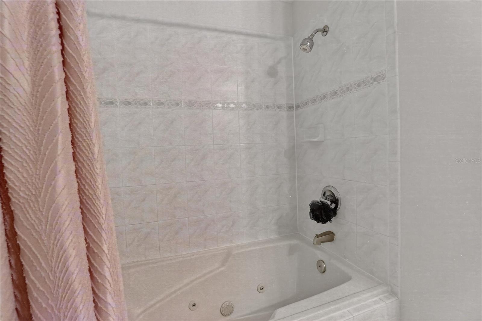 Image 19 of 45 For 718-720 Leopard Court