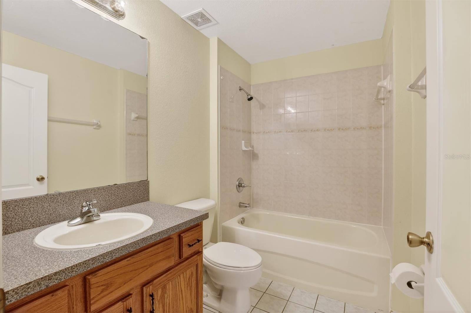 Image 21 of 45 For 718-720 Leopard Court