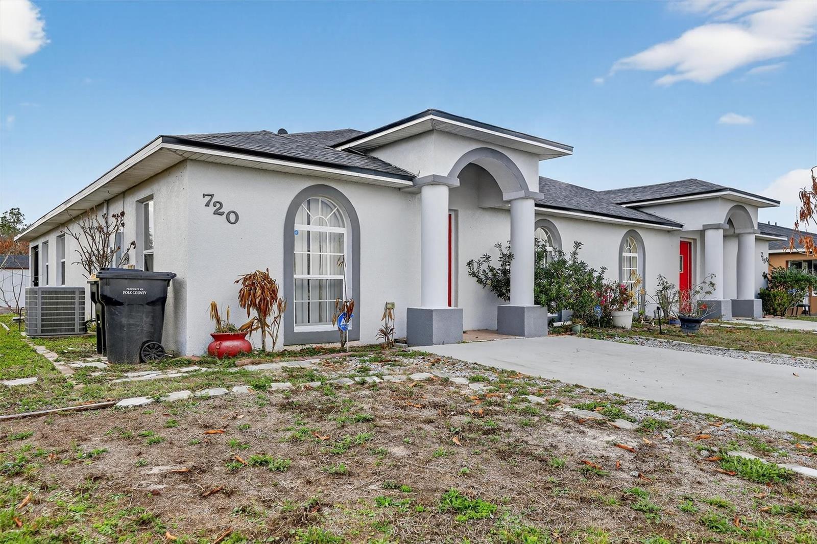 Image 25 of 45 For 718-720 Leopard Court